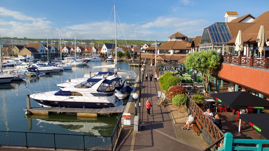 Port Solent che include baia e porto