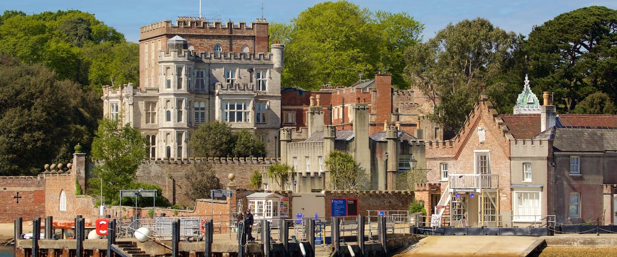 Brownsea Castle que incluye patrimonio de arquitectura