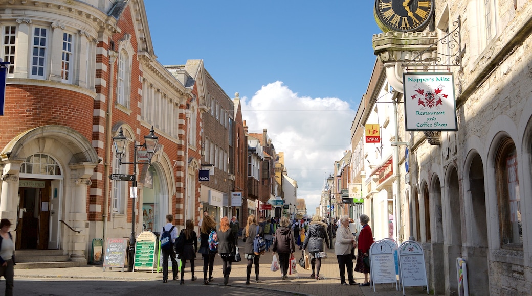 Dorchester featuring street scenes as well as a large group of people