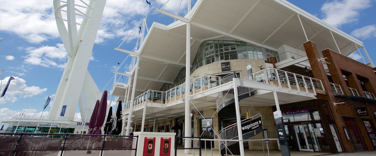 Spinnaker Tower featuring modern architecture