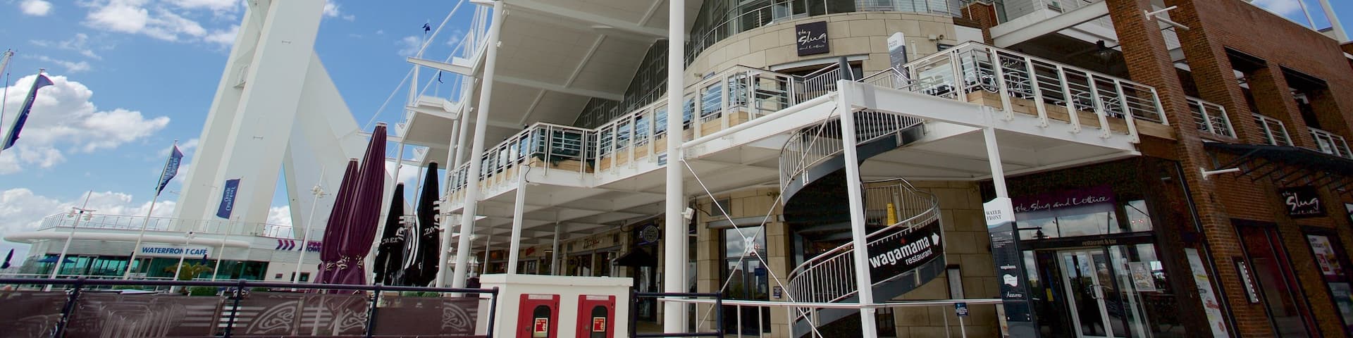 Spinnaker Tower mit einem moderne Architektur