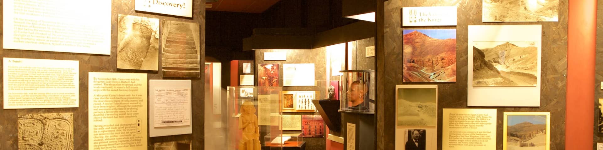 Tutankhamun: The Exhibition featuring interior views