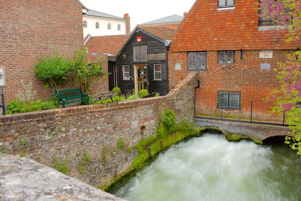 Winchester City Mill das einen historische Architektur und Fluss oder Bach