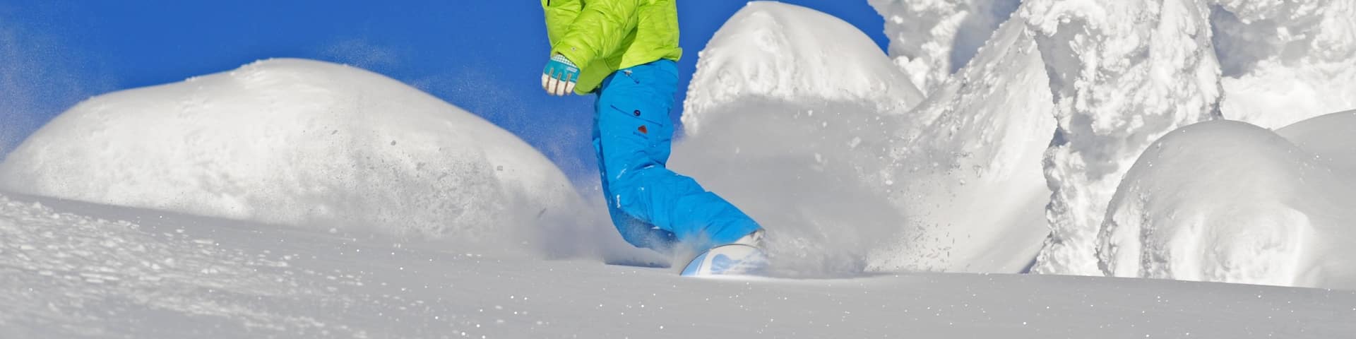 Big White Ski Resort showing snow and snowboarding as well as an individual female