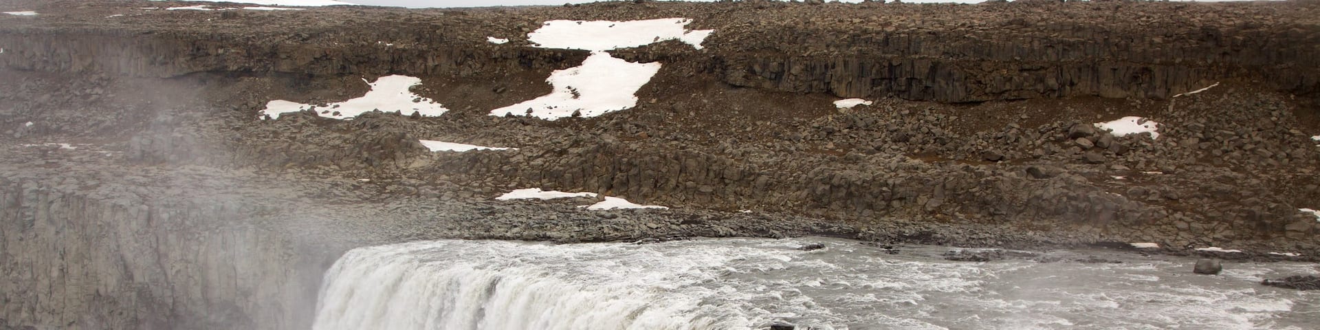 Dettifoss which includes a cascade