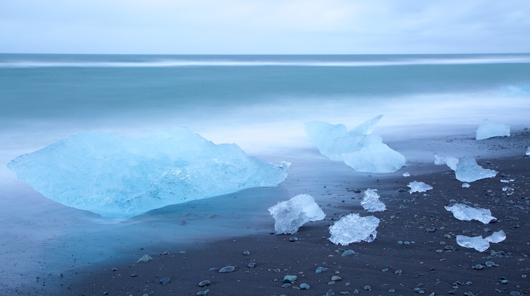 Jokulsarlon Lagoon which includes snow