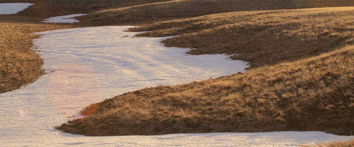 Laugarvatn montrant neige et scĂšnes tranquilles