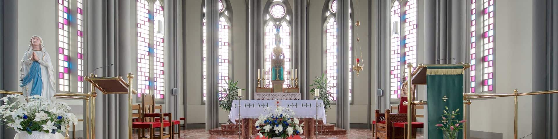 Landakotskirkja which includes interior views, religious aspects and a church or cathedral