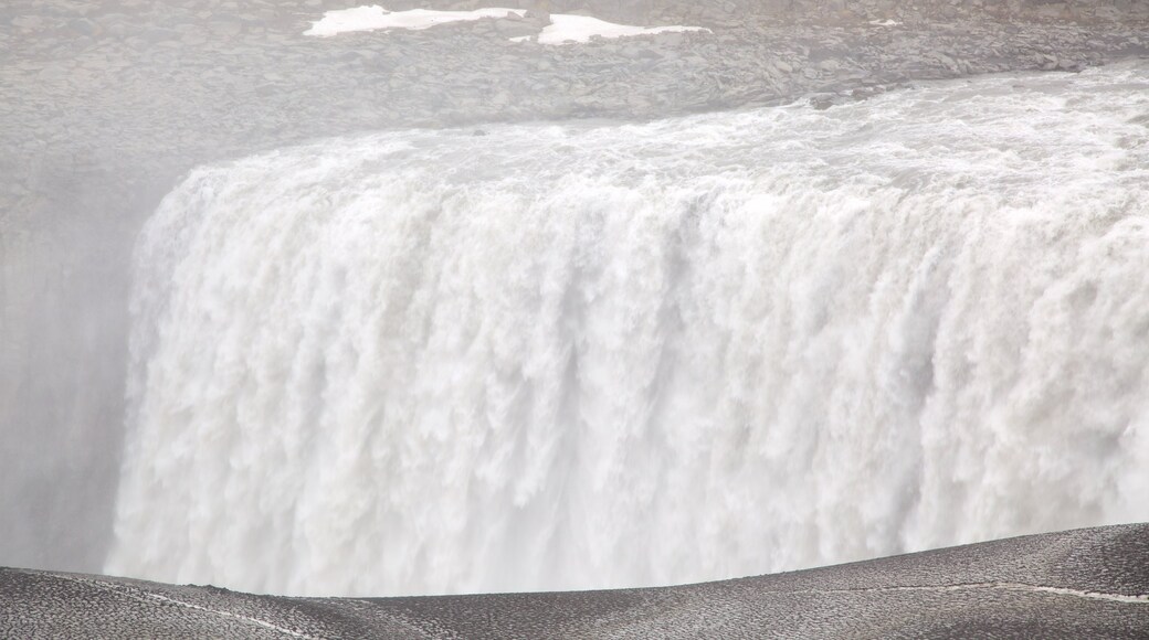 Dettifoss presenterar en kaskad