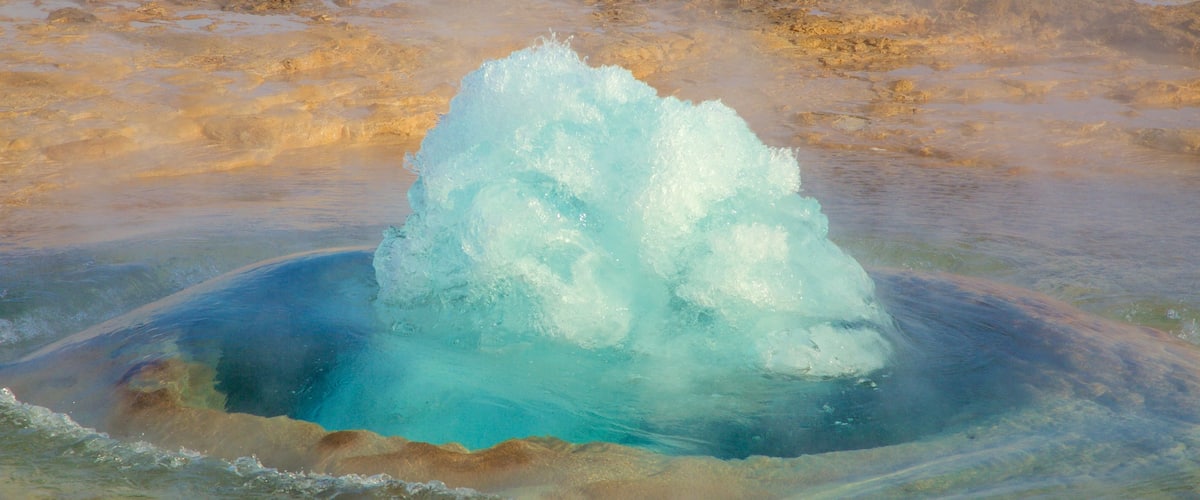 Geysir Hot Springs which includes a hot spring