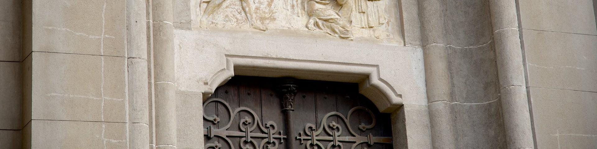 Mar del Plata Cathedral featuring religious elements, a church or cathedral and heritage architecture