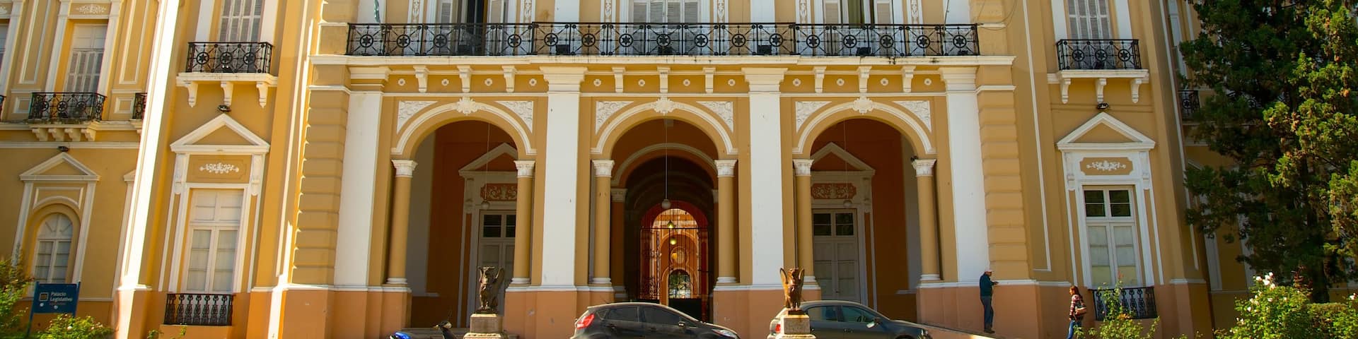 Palacio Legislativo showing chateau or palace