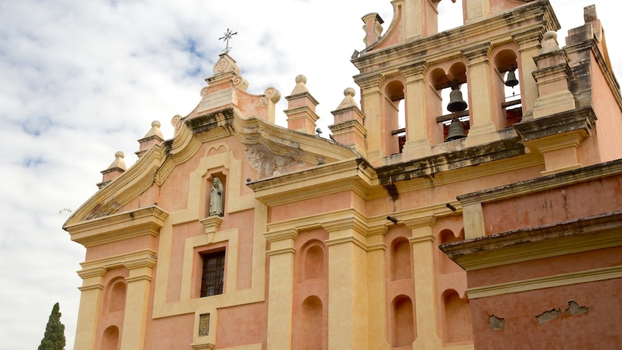 Monasterio de las Carmelitas mostrando aspectos religiosos
