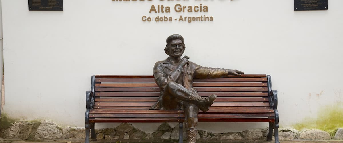 Museo del Che Guevara mostrando una estatua o escultura