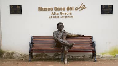 Museum of Che Guevara which includes a statue or sculpture