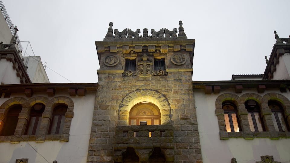 Colon Theater which includes theatre scenes and heritage architecture