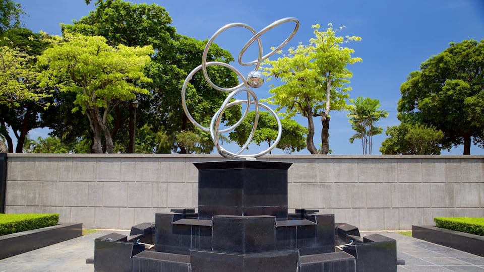 Manila showing outdoor art