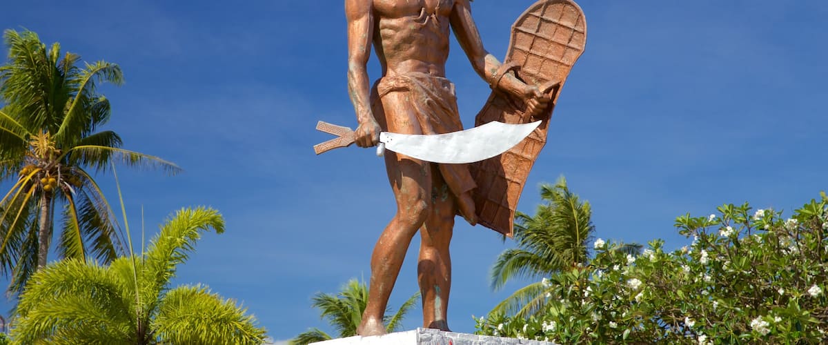 Lapu-Lapu ofreciendo una estatua o escultura