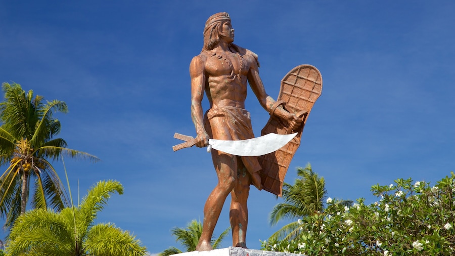 Lapu-Lapu ofreciendo una estatua o escultura