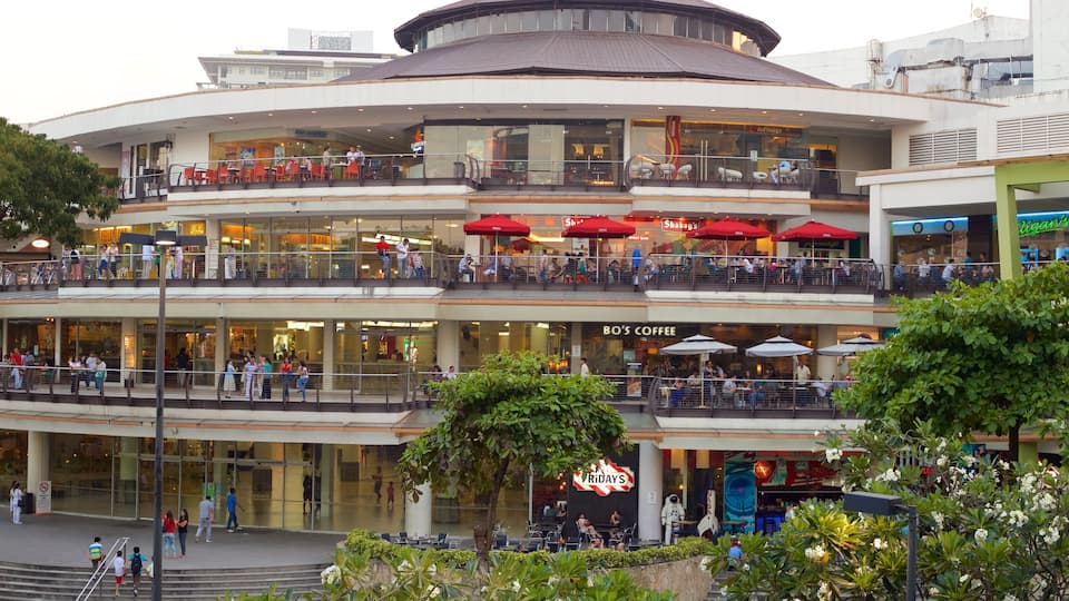 Ayala Center mostrando arquitectura moderna