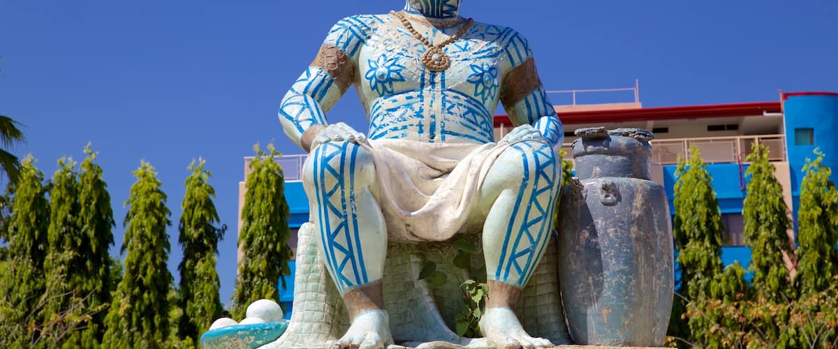 Cebu City mostrando una estatua o escultura