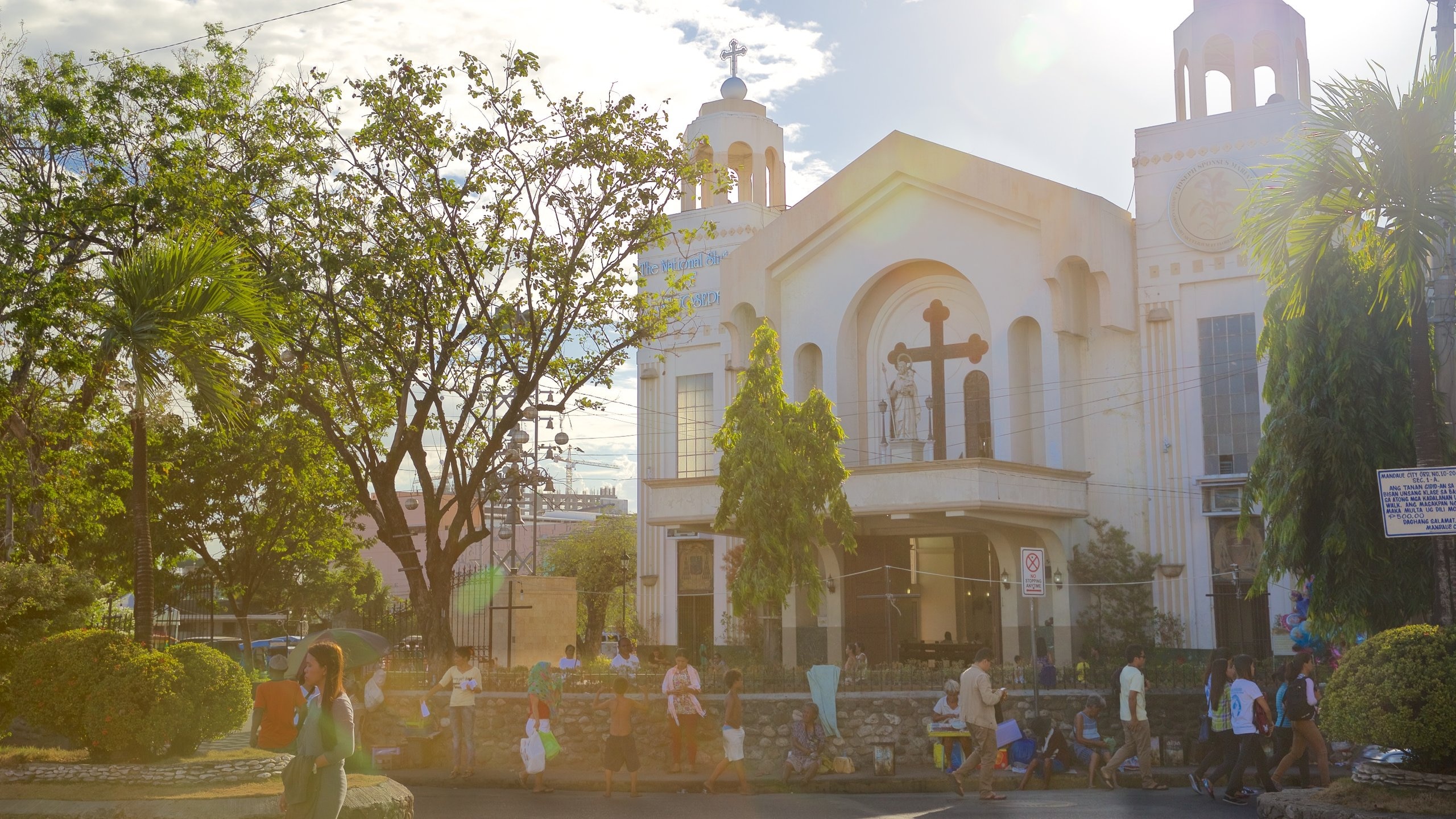 Cebu which includes a church or cathedral, religious elements and heritage architecture