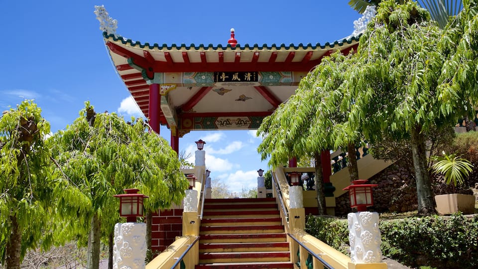 Templo Taoista de Filipinas mostrando elementos religiosos y un templo o sitio de culto