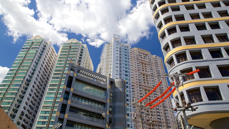 Mandaluyong qui includes ville