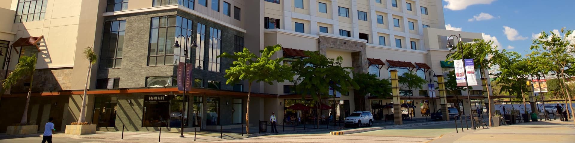 Pasig mit einem Hotel