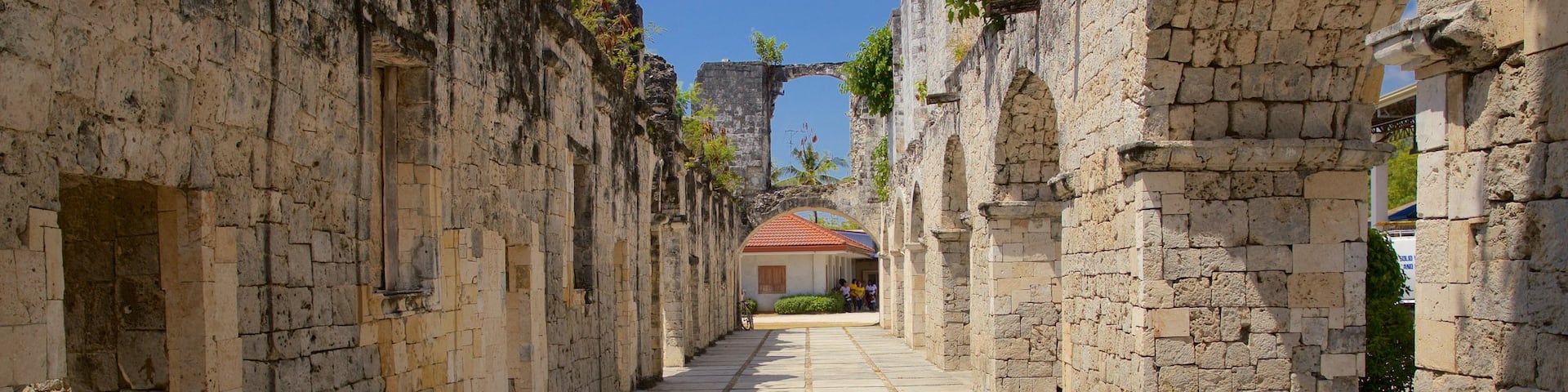 Oslob featuring a ruin