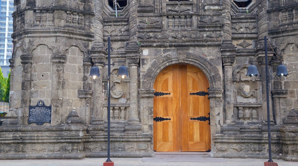 Malate featuring a church or cathedral, religious aspects and heritage architecture