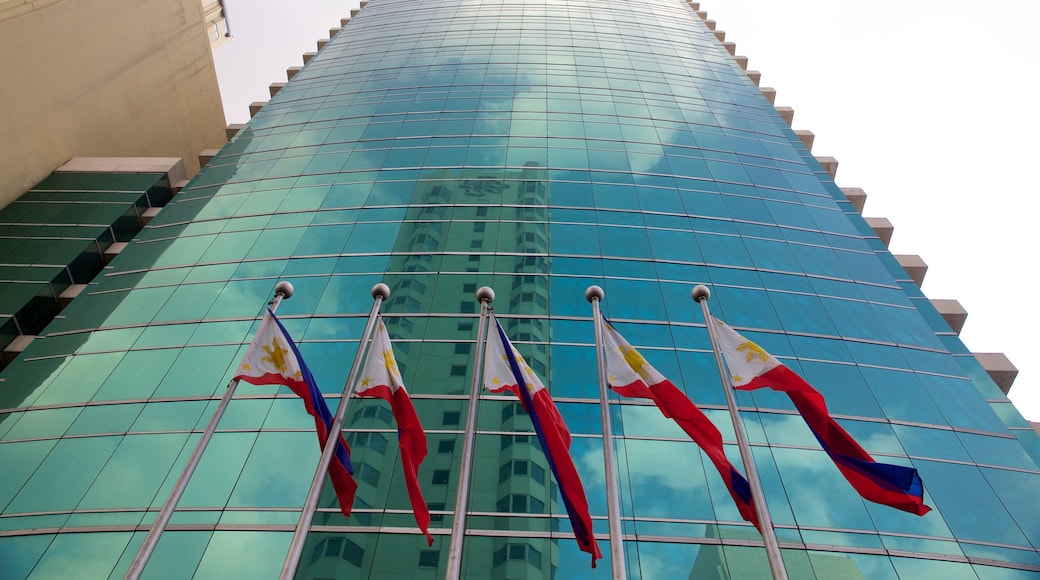 Malate showing a skyscraper and modern architecture