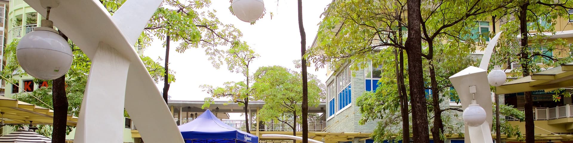 Bonifacio Globe City Fort which includes outdoor art