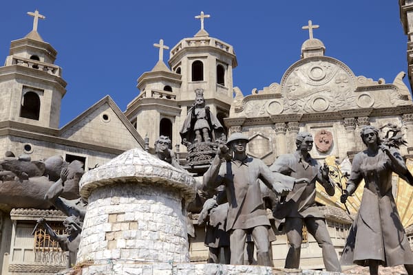 Heritage of Cebu Monument showing a statue or sculpture, heritage architecture and a church or cathedral