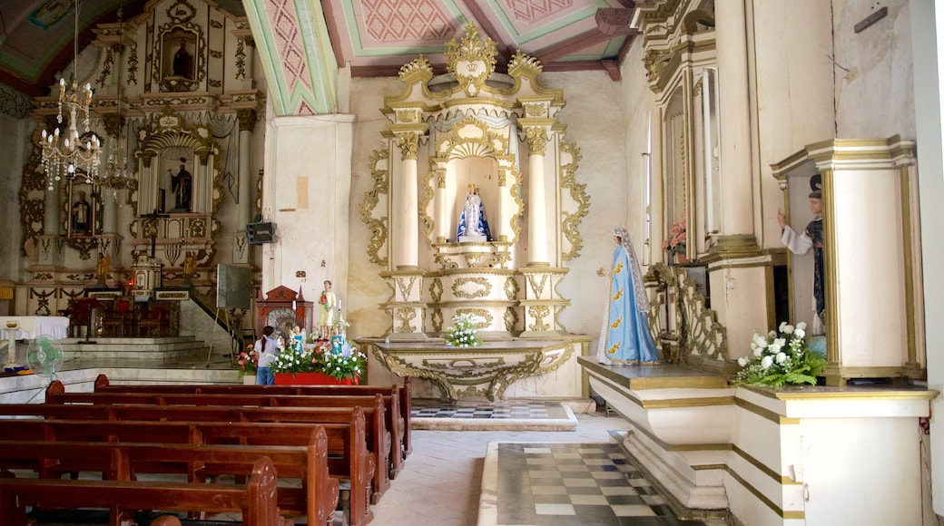 Iglesia de Dalaguete mostrando aspectos religiosos, patrimonio de arquitectura y vistas interiores