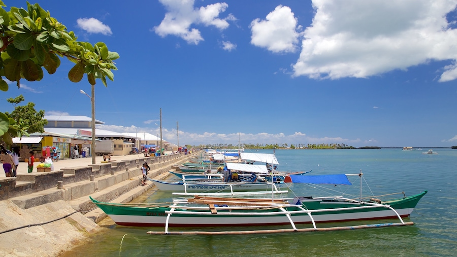Mercado de Bantayan mostrando vistas de una costa