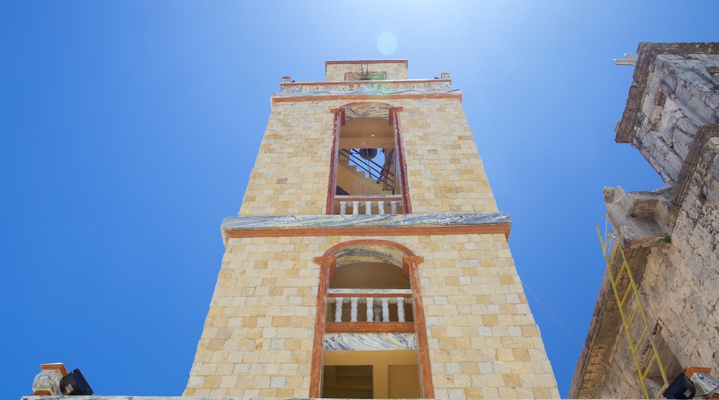 Isla de Cebú que incluye una iglesia o catedral, aspectos religiosos y patrimonio de arquitectura