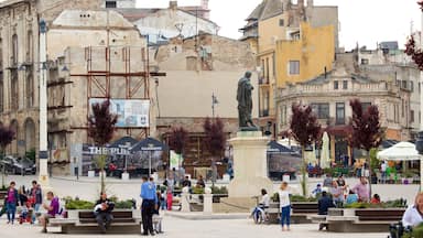 Ovid Square showing heritage architecture