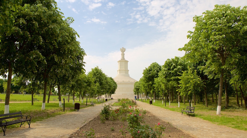 Tropaeum Traiani mettant en vedette jardin