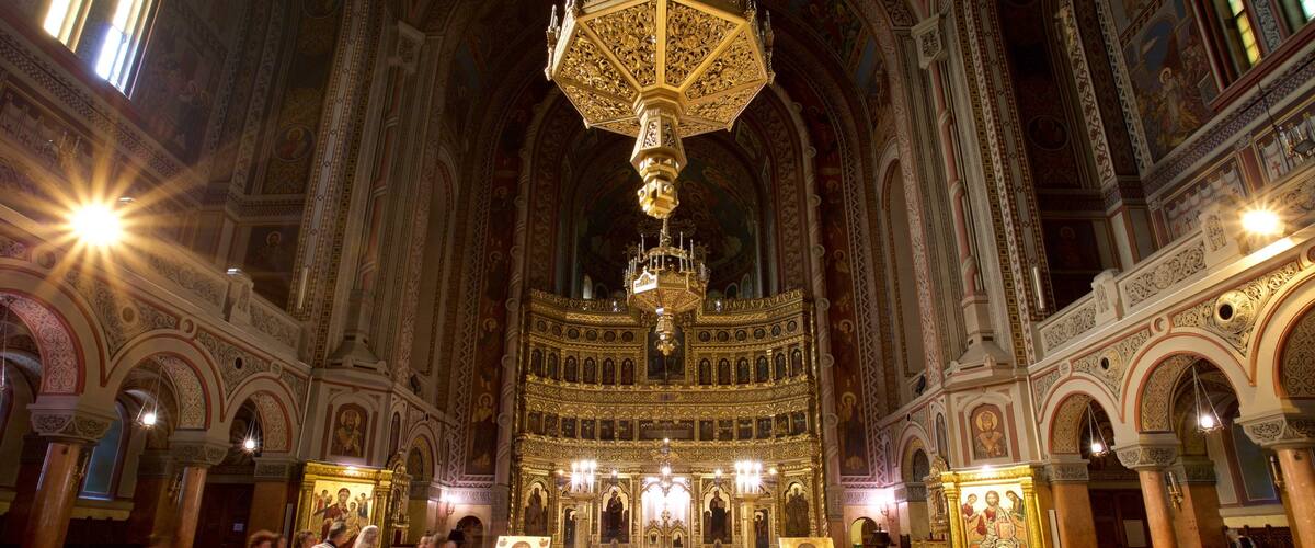 Romanian Orthodox Cathedral showing religious aspects, heritage architecture and interior views