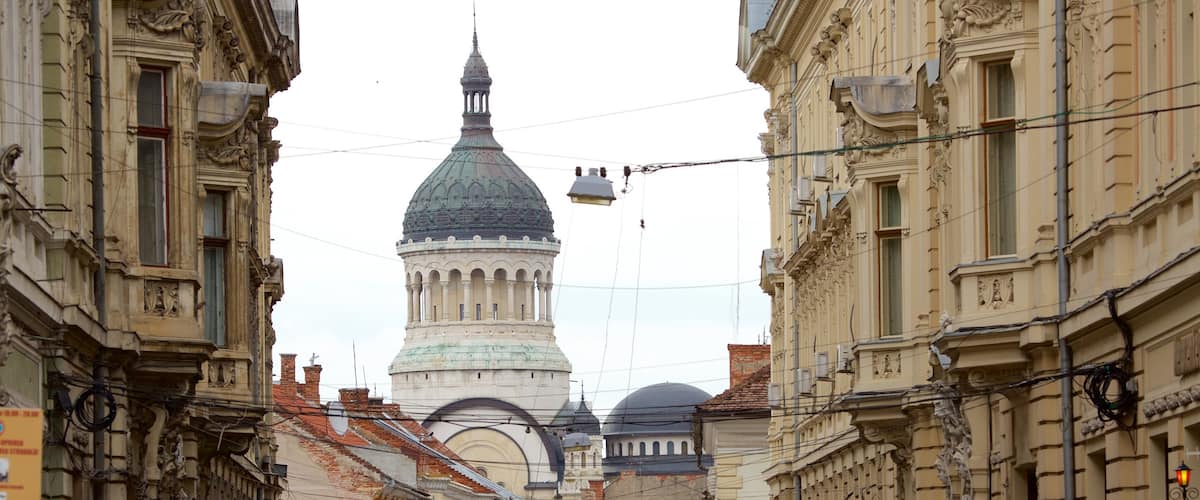 Cluj-Napoca showing heritage architecture