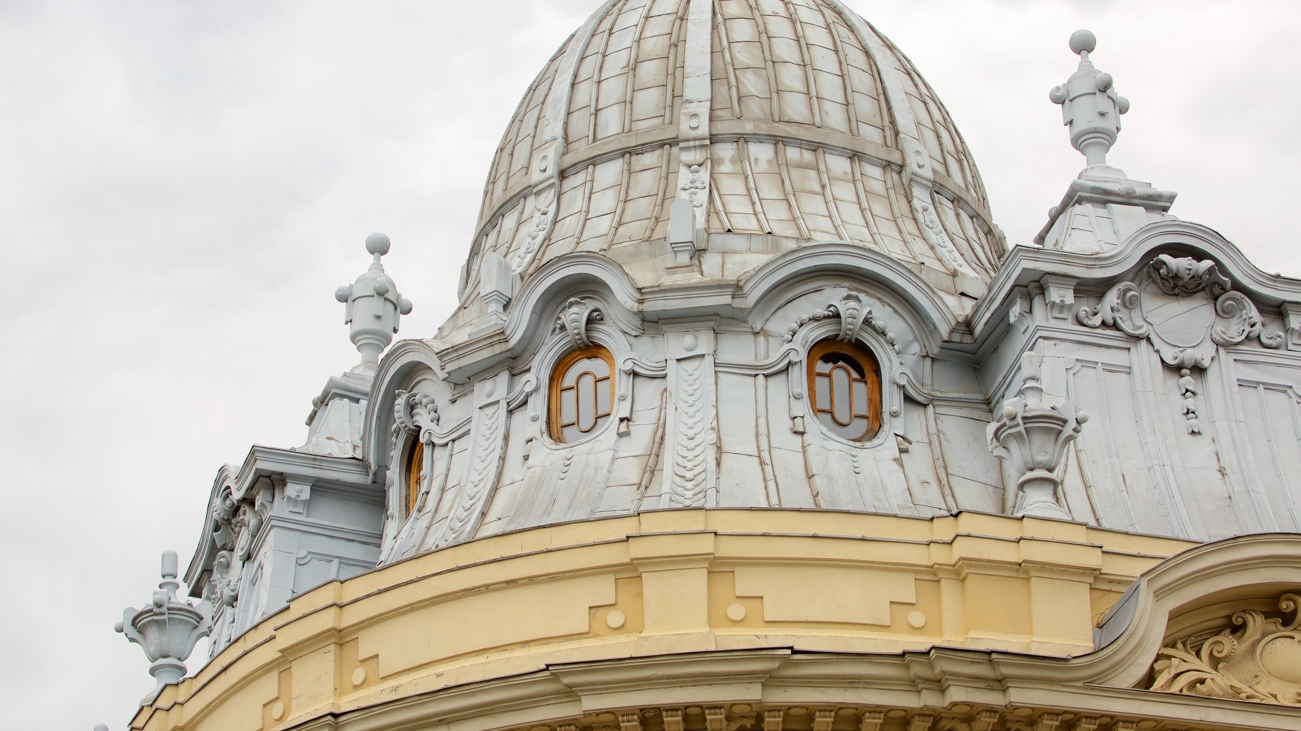 Cluj-Napoca showing heritage architecture