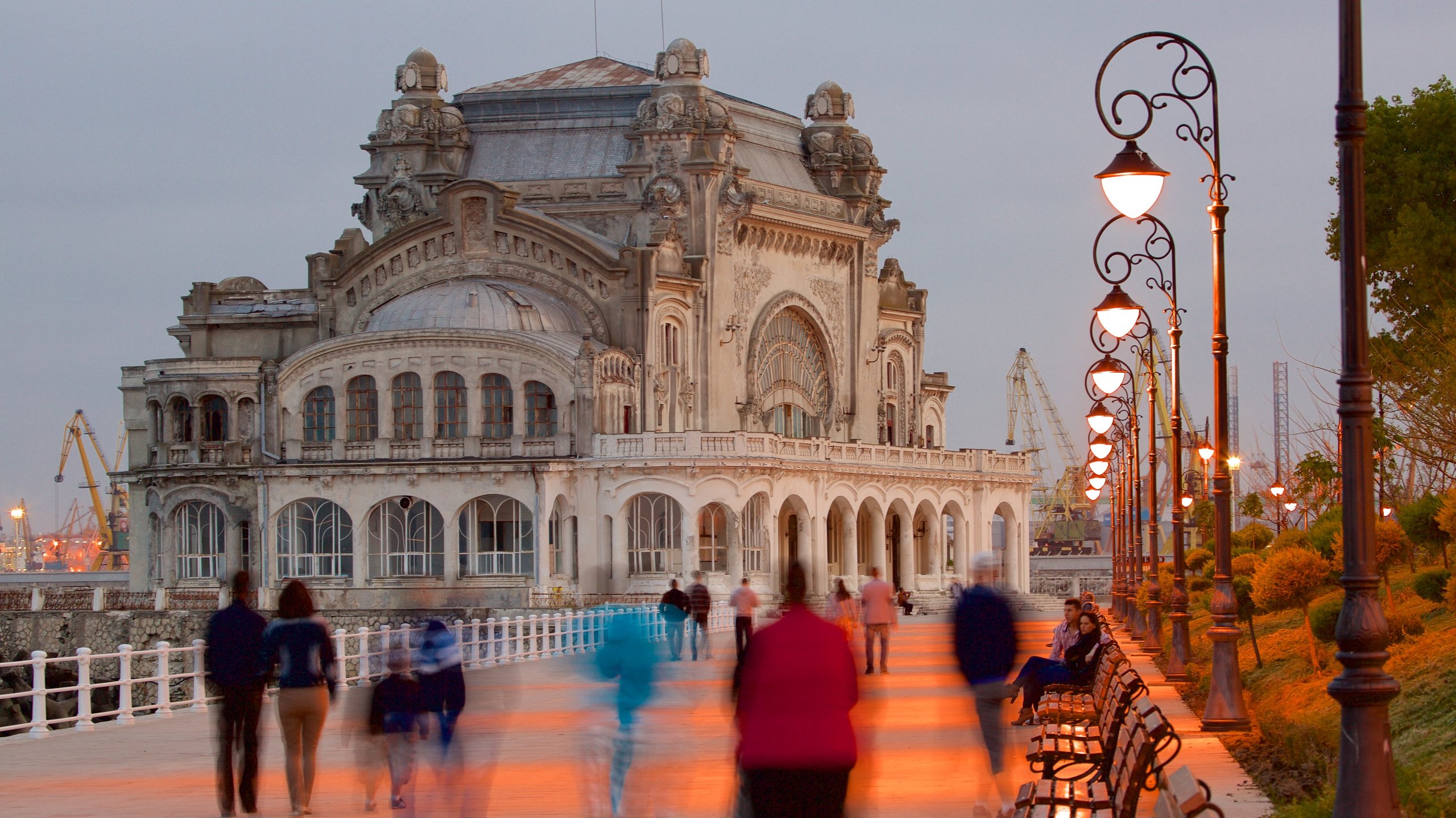 Casino de Constanta mostrando un atardecer