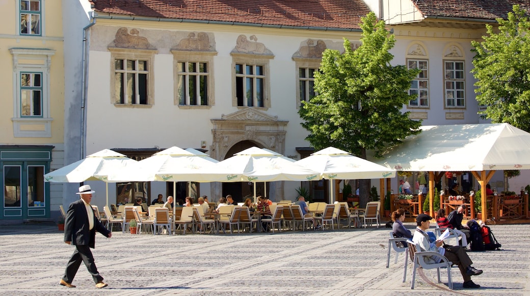 Place Piața Mare qui includes square ou place