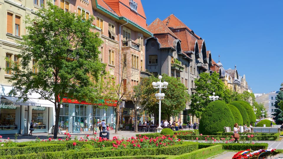 Piata Operei featuring heritage architecture and a garden
