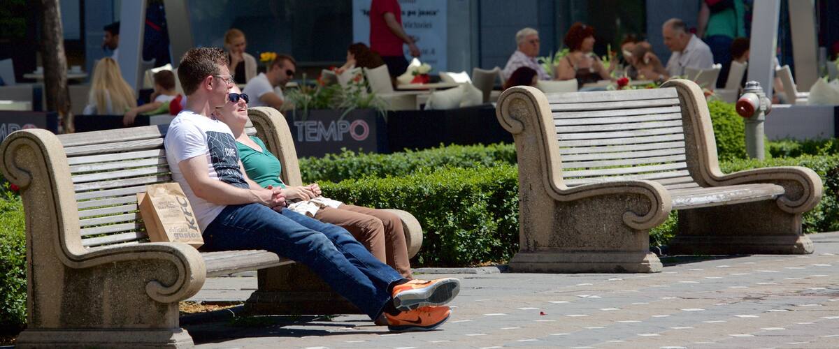 Piata Victoriei aussi bien que couple