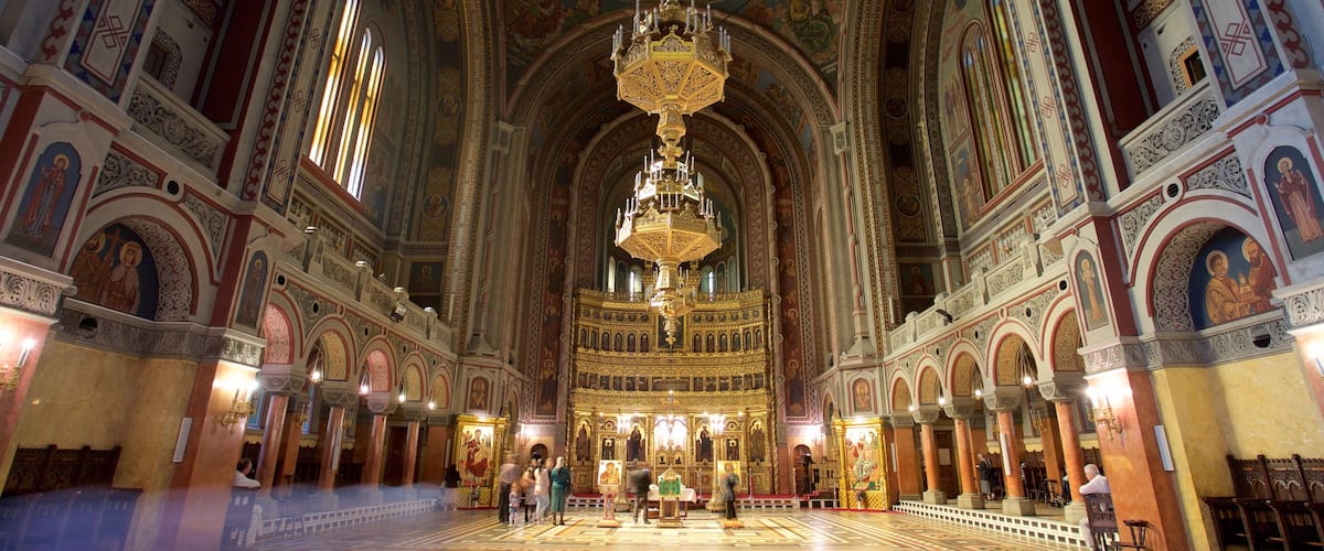 Romanian Orthodox Cathedral montrant patrimoine architectural, éléments religieux et vues intérieures