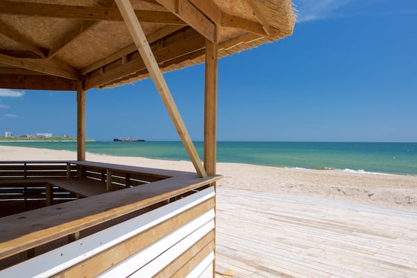 Strand von Costinești welches beinhaltet Strand