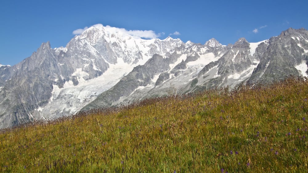 Courmayeur featuring mountains and snow