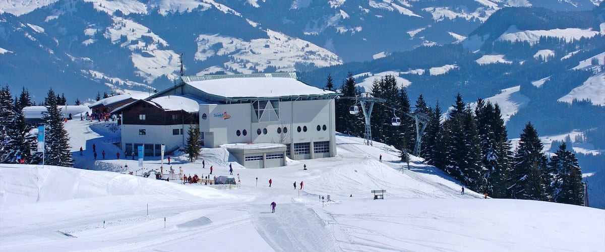 Brixen im Thale welches beinhaltet Berge und Schnee